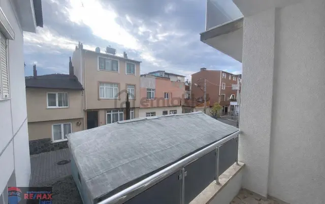 Re/max İnci'den Marmara Adasında Eşyalı Satılık 2+1 Daire 3
