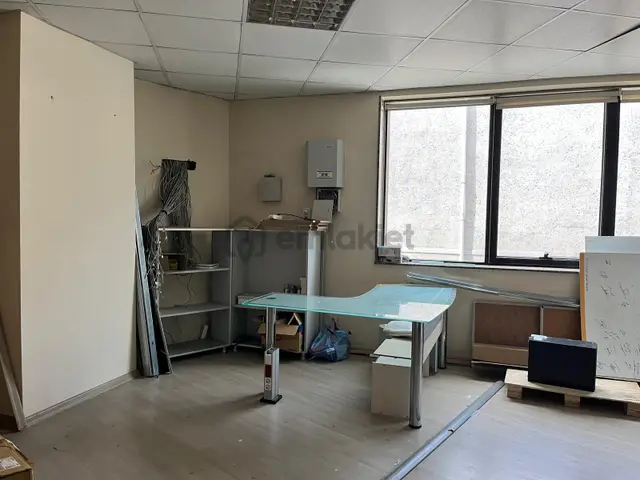 Remax Lıve'den Topçular Hekımoğlu Plaza'da 750 M2 + Kdv Kiralık Ofis Katı 5