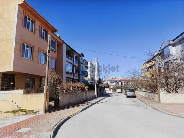 Hüsamettin Çelebi Mah. 2.kat Geniş, Güneş Alan Satılık 2+1 Daire 3