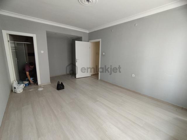 Altındağ - Feridun Çelik Mah. Yüzme Havuzu Arkasında Kök Tapu, Ön Cephe 3+1 Satılık Fırsat Dairesi 5