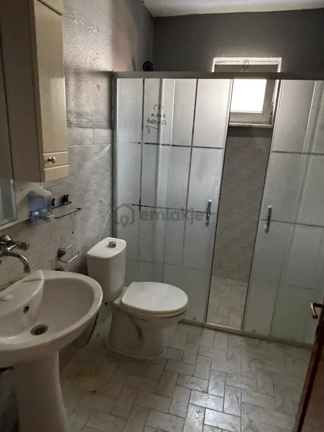 Türkbeyli Camisi Karşısında Yenilenmiş Kiralık 3+1 Geniş Daire 5