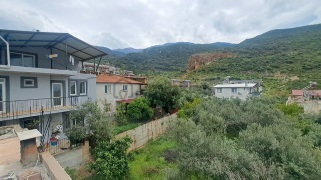Stop'tan Esenköy Bademli 2 Katlı Ev Ve Arazi Stop'tan Esenköy Bademli 2 Katlı Ev Ve Arazi