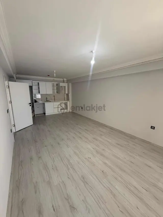 Merve Beyoğlu Gayrimenkulden Teyyaredüzünde 1+1 Kiralık Daire 2