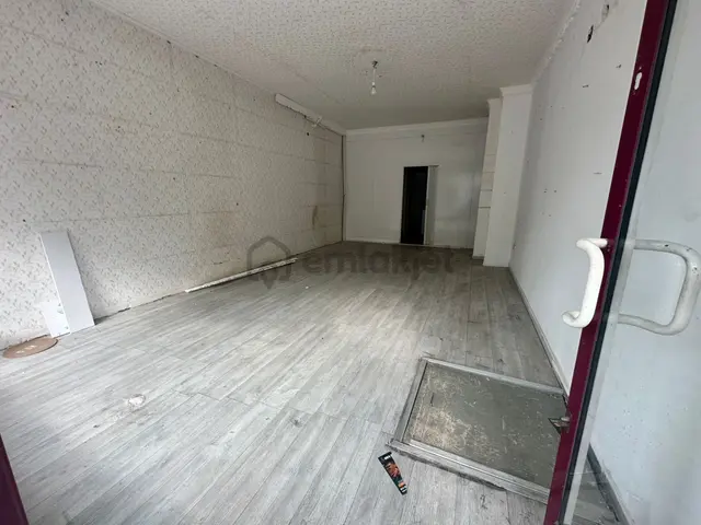 Yunus Emre Cad. Üstü İşlek Nokta 40 M2 Üst 9 M2 Depolu Dükkan 5