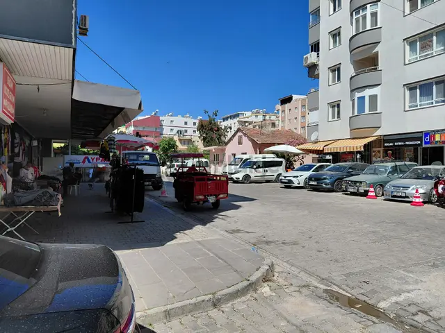 Didim Çarşı Merkez’de Turkcell Bayinin Karşısında 75m Satılık Dükkan 4
