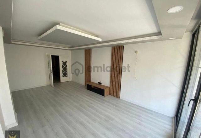 Beylikdüzü Osb Mahallesinde Merkezi Konumda Metrobüse Yakın Sık Tasarımlı 2+1 Dairemiz 2