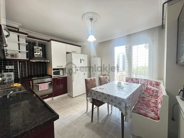 Eski Mezitli Site İçi Havuzlu 3+1 Doğalgazlı Cepheleri Full Açık 2