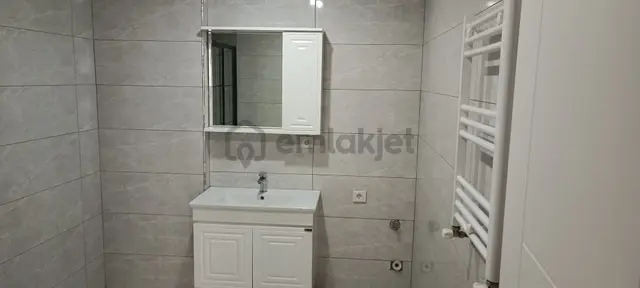 Avcılar Gümüşpala Mah Satılık 2+1.87 M2 Bahçeli Griş Kat Daire 3
