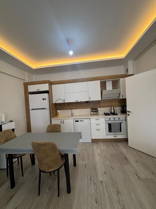 Kuşadası Değirmendere'de Satılık Nesa Delux Temiz Ve Bakımlı 4