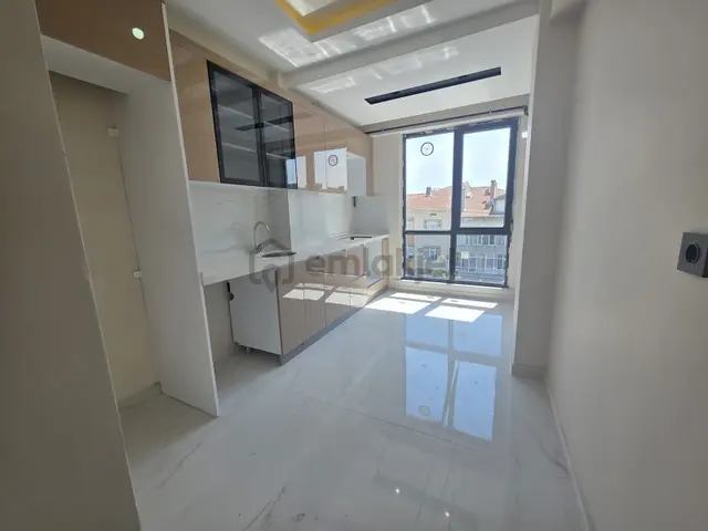 Hatip Mahallesinde 2+1 Güney Cephe İskanlı Satılık Daire 3