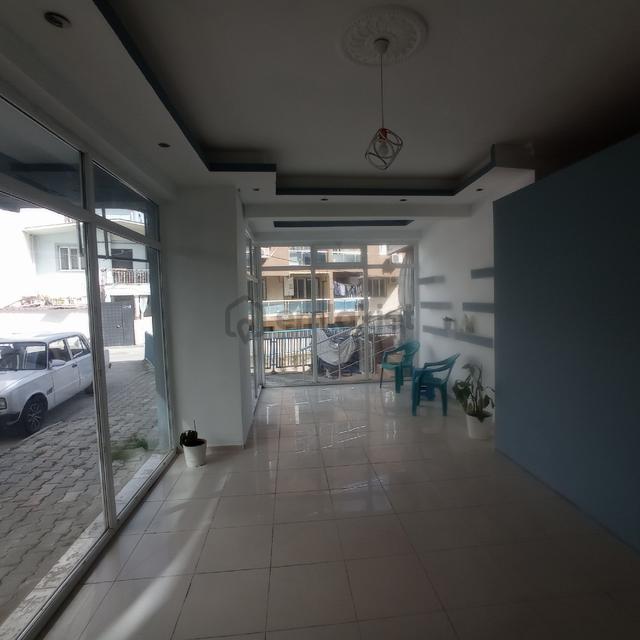 Ana Yoladan Görünen Bir Konumda Ana Yola 75 Metre 9 Metre Vitrinli 32 M2 Dükkan
