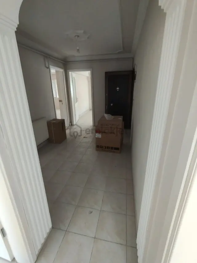 Menderes Turyap'tan Atatürk Cd. Üzeri 3+1 Kiralık Daire 5