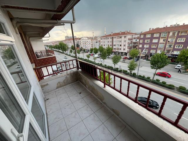Ahi Mesut Bulvarı'ndan Acil Satılık 3+1 Fırsat Daire 2