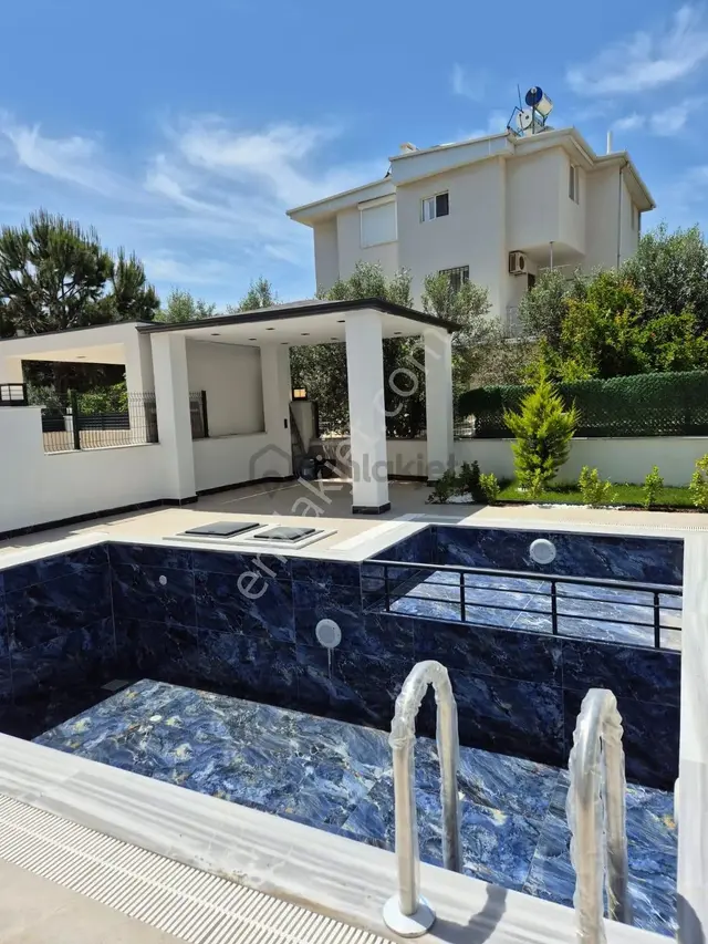 Didim Altınkumda Satılık Sıfır Ayrı Mutfaklı Havuzlu 5+1 Lüx Villa 2