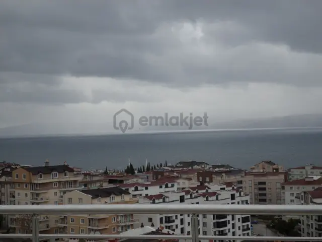 Mudanya Eğitim Mah. De Satılık Dublex Daire 5+2 Site İçi Ful Deniz Manzaralı 7 Yıllık Yeni Konforlu 2