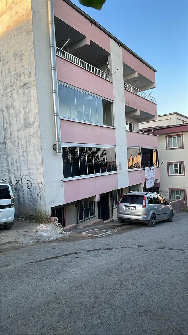 Yıldız Emlaktan Karamanlı Mahallesi Satılık Giriş Kat Daire
