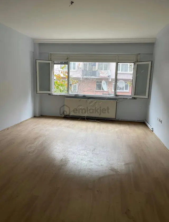 Sarıyer,büyükdere'de Caddeye Yakın Satılık Daire 2