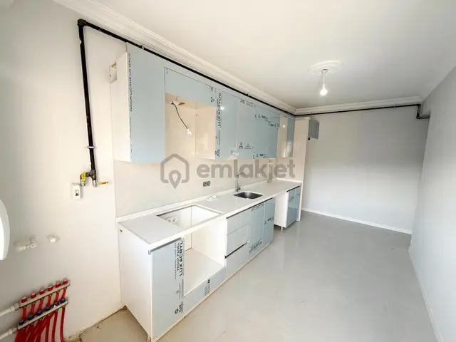 Fatih Emlaktan Cadde Üzeri Satılık 3+1 Ara Kat Sıfır Daire 3
