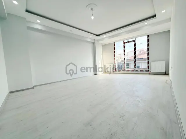 Fatih Emlaktan Cadde Üzeri Satılık 3+1 Ara Kat Sıfır Daire 4