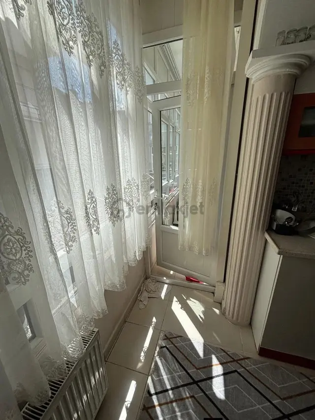 Samsun İlkadım Zeytinlik Mahallesi'nde Kat Tapulu 1.kat 2+1 Satılık Daire 2