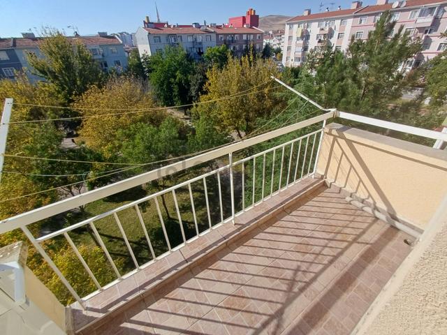 Sincan Fatih Mahallesinde Hastaneye Metroya Yakın 3+1 Kiralık Daire 5