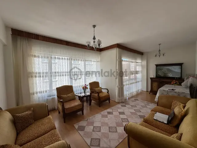 Altın Emlak Giresun'dan Merkezde Eşyalı 2+1 Kiralık Daire 3