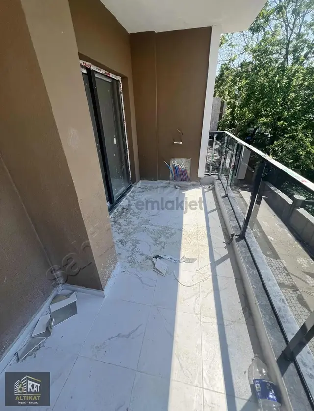 Altıkat Emlaktan Hasanlı Caddesinde 2+1 Daire 4