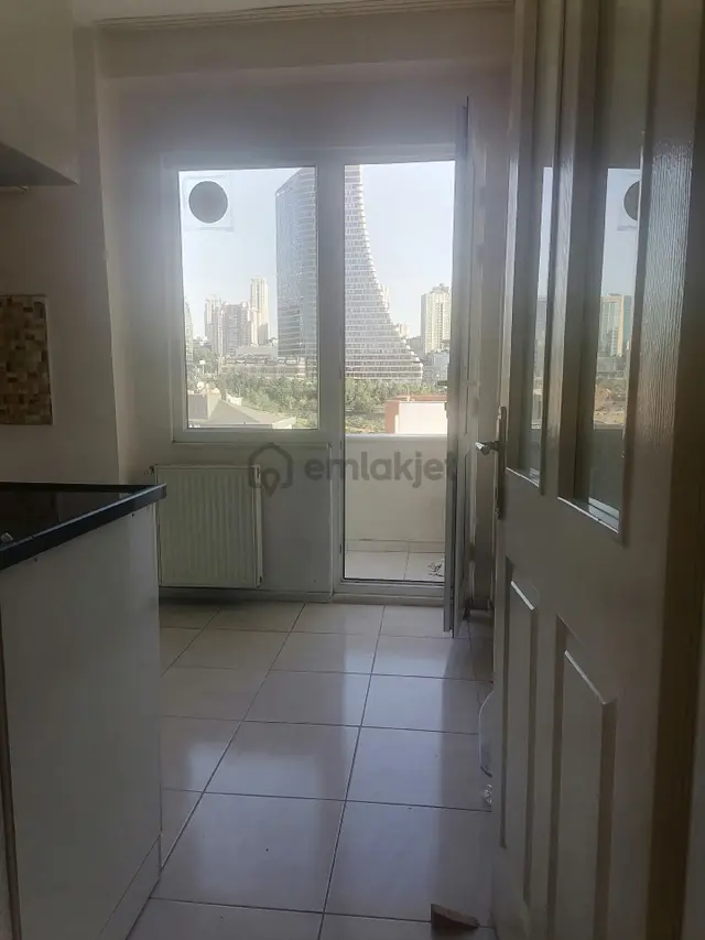Ümraniye Çamlık Mahallesi İkbal Caddesi 3+1 Kiralık Yeni Bina 3