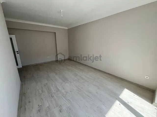 Pendik Mir Metro Sitesi Ön Cephe Manzaralı Satılık 2+1 Daire 5