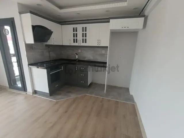 Remax Land'dan Emlaklarda Hürriyet Mahallesinde Kiralık 1+1(boş) 2