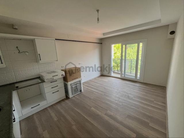 Miray Emlaktan Yenimahallede Doğalgazlı Kiralık 2+1 Daire 3