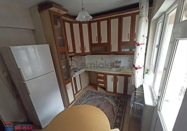 Re/max İnci'den Çarşı Merkezde Kiralık 2+1 Daire Re/max İnci'den Çarşı Merkezde Kiralık 2+1 Daire
