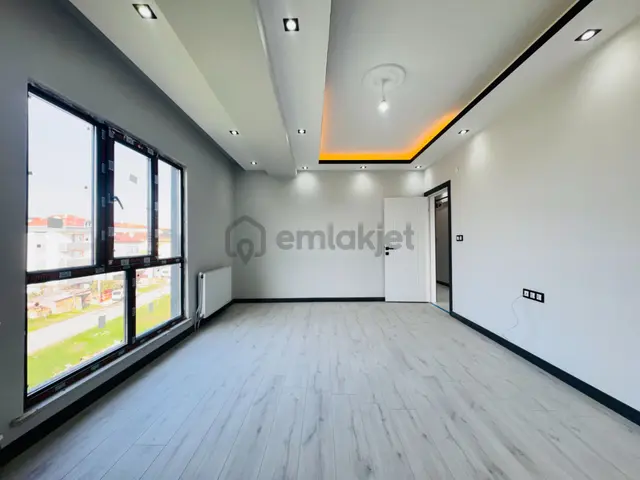 Güven'den Kapaklı'da Okullar Bölgesinde Caddeye Yakın 2+1 Daire 4