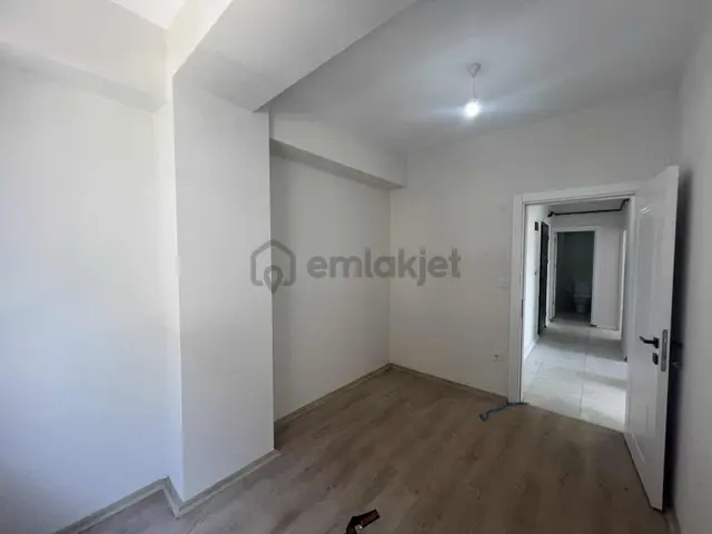 Kapaklı Yunus Emre Mahallesinde 2+1 Ara Kat Sıfır Daire 3