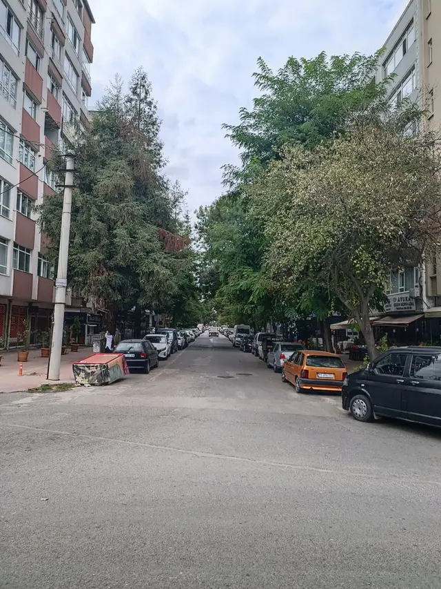 Saadet Caddesi'nde Kiracılı Satılık Dükkan 4