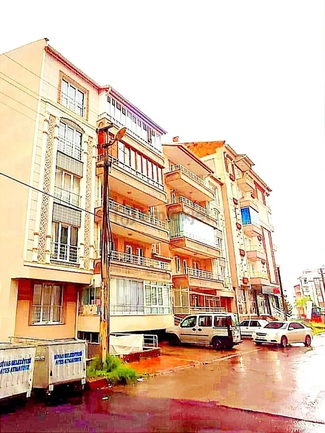 Karahan Emlak'tan Şeyh Şamil Mahallesi'nde 3+1 Full Yapılı Daire