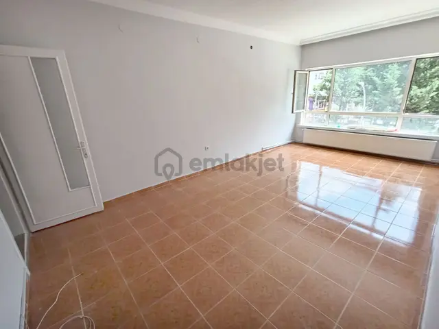 Etlik Şehir Hastanesi Ve Gata Yakını Aşağı Eğlencede 1.katta 3+1 Kiralık Boş Daire