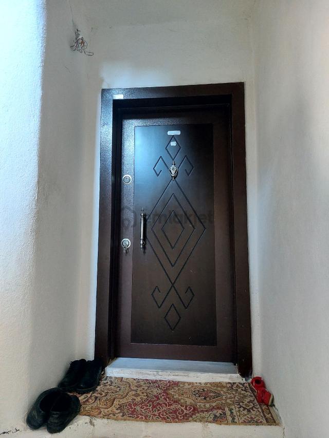 Köy Merkezinde Temiz 3 Katlı 4
