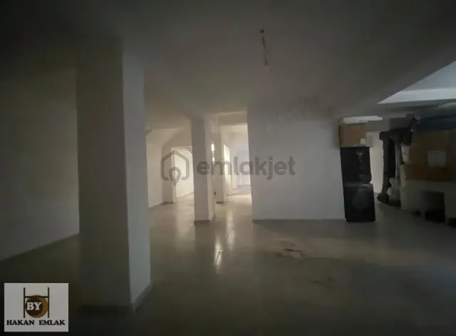 Güngören Haznedar'da Cadde Üstü Kiralık Depo 190m² 5