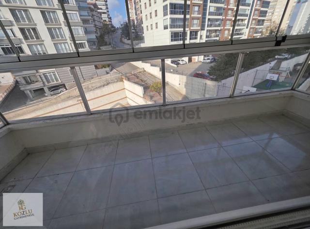 Pamuklar Sitesi'nde Manzaralı, Geniş Teraslı 3+1 Kiralık Daire 2