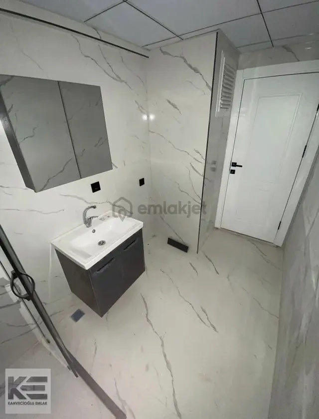 Kahvecioğlu Emlak'tan Alaçam Cad.üzeri Kiralık Sıfır 1+1 Daire 3