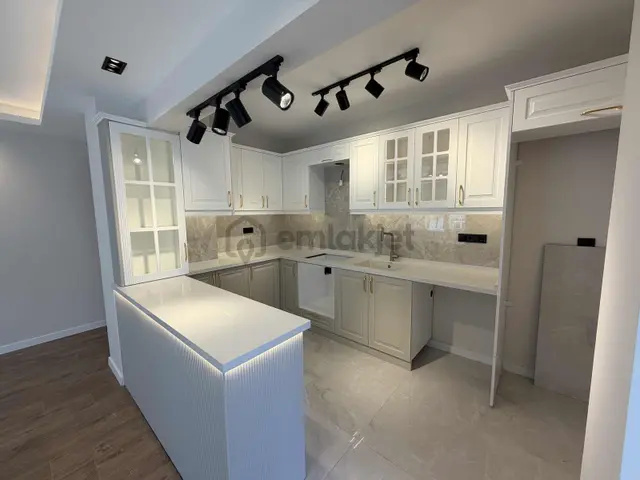 Hakimevleri İnönü Cad. Bir Altında 3+1 Arakat Lüks Köşe Satılık 3