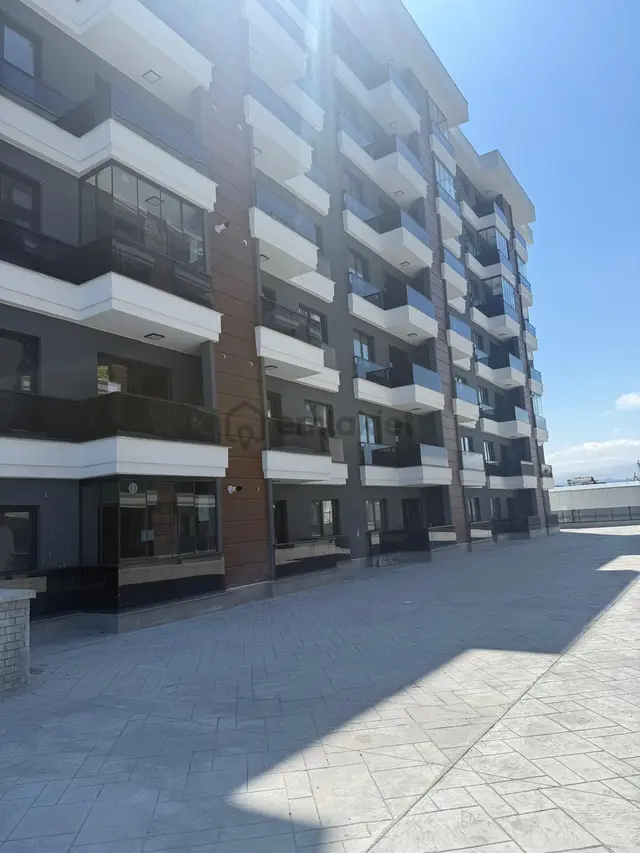 Cumhuriyet Mahallesi'nde Ana Yol Üzerinde Kiralık 1+1 Daire 2