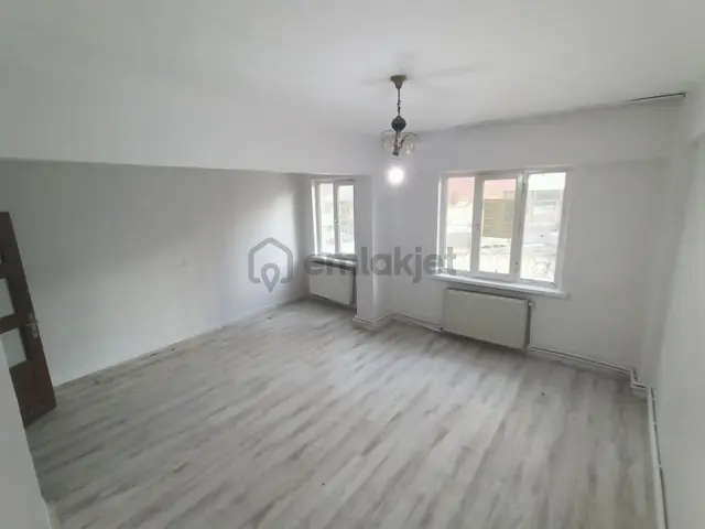 Mustafa Paşa'da Satılık 2+1 Giriş Kat Daire... 4