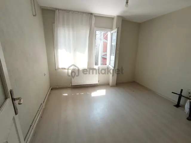Karabağlar Barış Mh. Eserkent Yakını 2+1 120 M2 Doğalğazlı Kiralık Daire 1