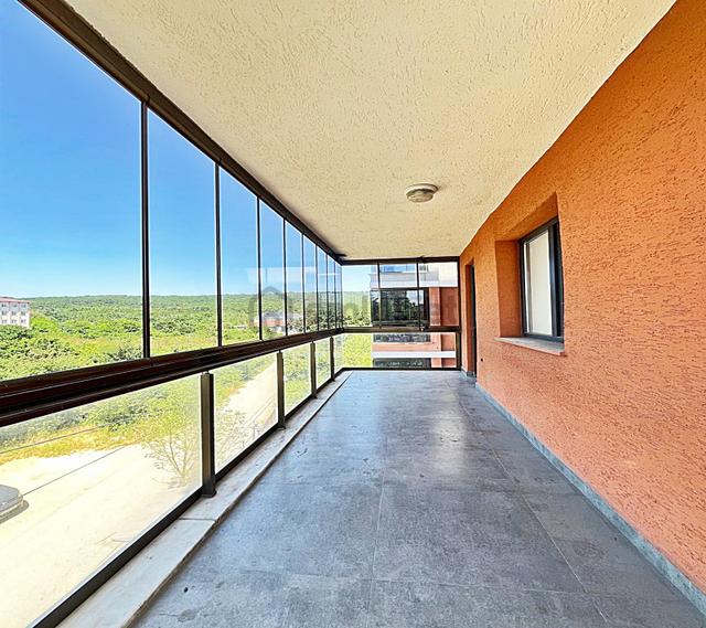 Butik Sitede Geniş Balkonlu E.banyolu 3+1 Kiralık Daire