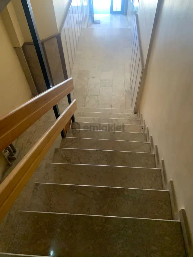 Çarşı Merkezde Eşyalı Abonelikleri Açık Daire 5