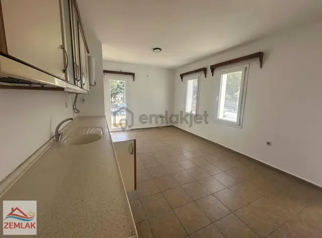 Bodrum Gürece Kavşağında Kiralık 1+ 1 Üst Kat Ofis 2