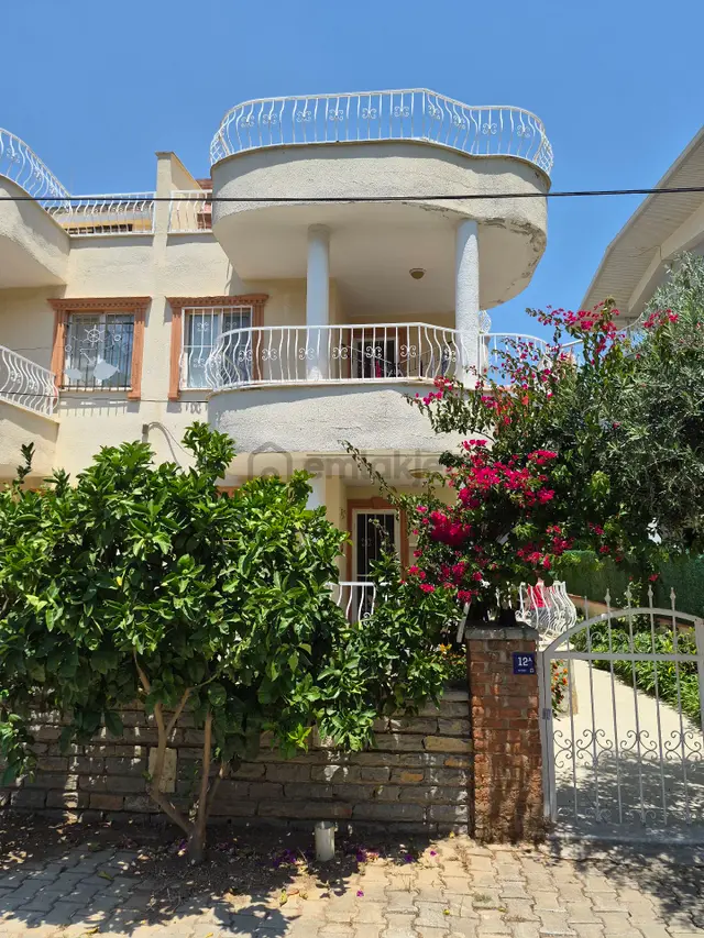 Didim De Satılık Altınkum Mahallesinde Yeşilkent Te 3+1 Tripleks Villa 2