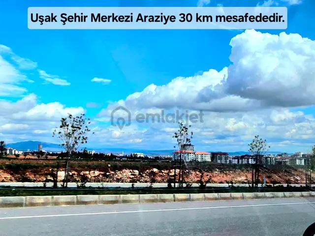 Uşak Karahallı Kavaklı'da Köyiçi 4505 M² Çiftlik İmarlı 110m² Villa Yapılabilir. Açıklamayı Okuyunuz 5